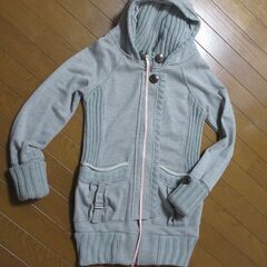 新品、未着用、レディースパーカー、ライトグレー、Mサイズの画像