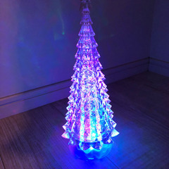 LEDで光るツリー