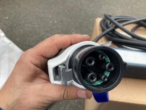 電気自動車用充電ケーブル　日産リッフ