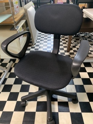 【リサイクルサービス八光　田上店　配達・設置OK】スチール事務机　鍵付きセット