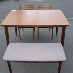★特別価格 大幅値下げ★大塚家具 ダイニングテーブルチェア2脚・ベンチチェア 4点セット★大田区、品川区 配送・設置無料★店頭取引歓迎の画像