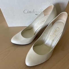 【極美品】DIANA/ダイアナ　シンデレラ　ハイヒール　23.5cmの画像