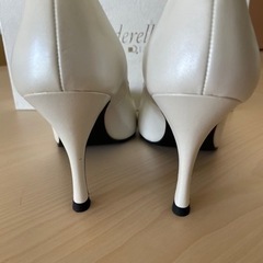 【極美品】DIANA/ダイアナ　シンデレラ　ハイヒール　23.5cmの画像