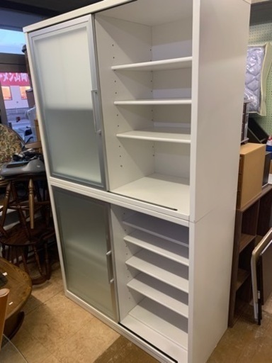 食器棚　キッチンボード　戸棚　大きいオーブンもおけます！