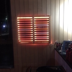 ダウンライト付壁掛けインテリアの画像