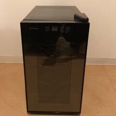 ほぼ新品【小型ワインセラー】8本収納の画像