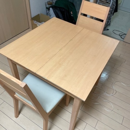 ダイニングテーブル