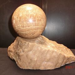 褐色の大理石　球体オブジェ