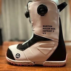 Burtonスノーボードブーツの画像
