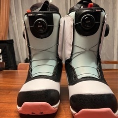Burtonスノーボードブーツの画像