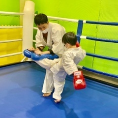 代々木 空手 洗心道会館 木曜コース　幼稚園児～中学生中心のクラス　親子での参加もできますの画像