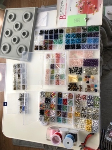 土日限定価格！天然石2000個以上 ハンドメイドセット（パーツ付き）