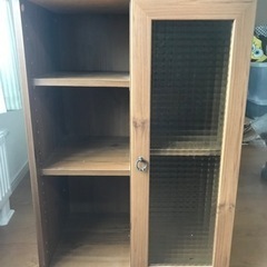 キャビネット　木製