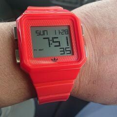 アディダス デジタル腕時計