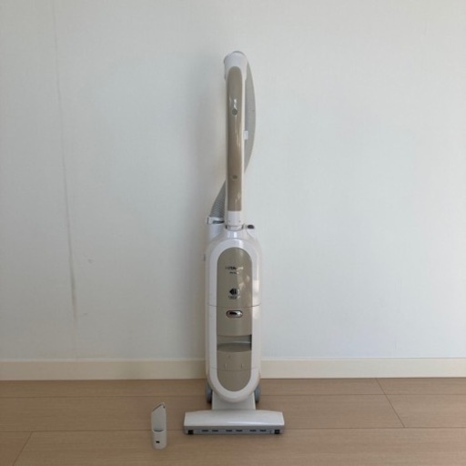 スティック掃除機　HITACHI ゴミダッシュサイクロン　ホワイト
