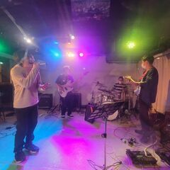 初心者大歓迎！経験者も満足できます。バンド演奏をしてみたい方、場数を踏みたい方etc..参加型バンドサークルD-STYLE − 大阪府