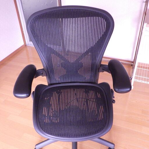 格安！店舗受け渡し可能　 ハーマンミラー AeronChair/アーロンチェア グラファイト/クラシック ポスチャーフィット サイズB