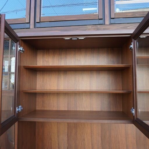 旭川の家具メーカーEARLY TIMESα(アーリータイムスα)のETERNO(エテルノ)食器棚です。北欧スタイルでナチュラルな印象の