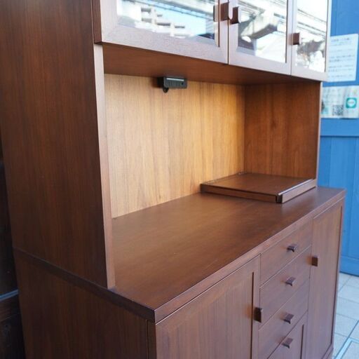 旭川の家具メーカーEARLY TIMESα(アーリータイムスα)のETERNO(エテルノ)食器棚です。北欧スタイルでナチュラルな印象の