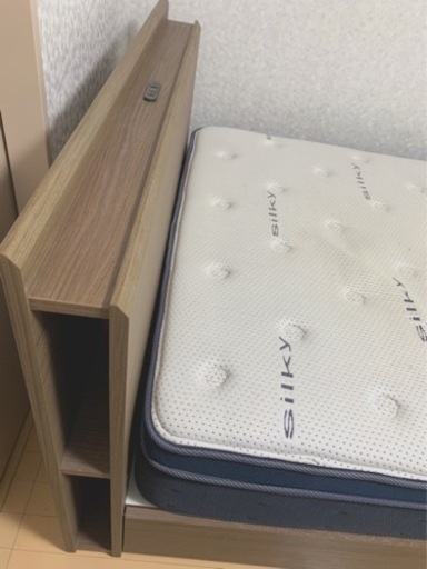 ニトリ収納付きセミダブルベッド