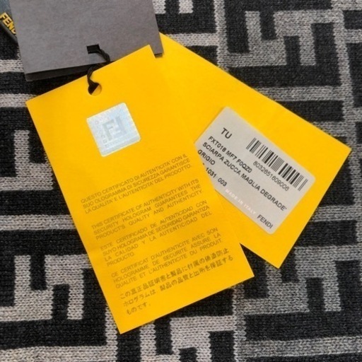 FENDI フェンディ　ズッカ柄　ウール100％　マフラー　新品タグ付き