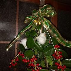 🎄クリスマススワッグ 完成品 再アレンジしてお正月まで使えるよ  ミニスワッグもありの画像