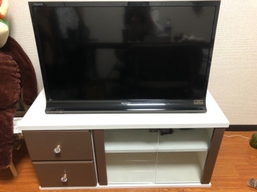 シャープAQOUS 32V型ワイドとテレビ台