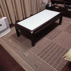 リビングテーブル&カーペット