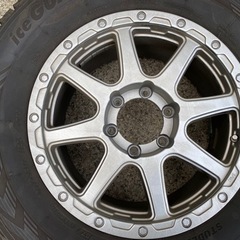 スタッドレスタイヤ4本(サイズ265/65/R17)