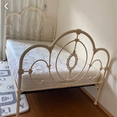 ◇美品　ローラアシュレイ　セミダブルベッドフレーム ローラアシュレイ セミダブルベッドフレーム