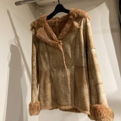 ラビットの毛皮のコート