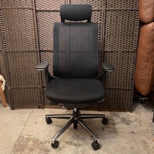 【売約済み】　極美品　コクヨ　KOKUYO インスパイン　 チェア　可動肘　アルミポリッシュ　ヘッドレスト　ファンクショナル　ワイヤーランバーサポート 検　展示品 座メッシュ ing Chair　イング　スチールケース　steelcase　デスクチェア　OAチェア　事務椅子　メッシュ　ポリッシュ　OKAMURA オカムラ コンテッサ  Aeron Chairs ハーマンミラー hermanmiller アーロンチェア 　Ergohuman Basic　エルゴヒューマン 　テレワーク