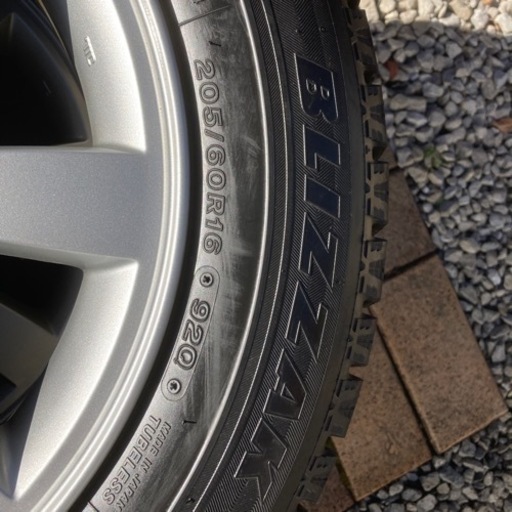 ブリヂストン ブリザック REVO GZ 205/60R16 中古