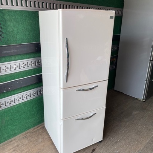 日立冷凍冷蔵庫/3ドア/265L/R-S27AMV-2/2012年製/自動製氷//大型/大容量/キッチン/厨房/冷凍庫/福岡市/糸島市/直接引取り/自社便配送可/古い家電引取り可/糸島市/食料保存/備蓄/ストッカー