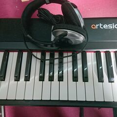 電子ピアノ　Artesia Performer フルサイズ　セミウェイトの画像