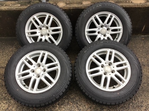 175/70R14のVRXｽﾀｯﾄﾞﾚｽ+ｱﾙﾐｾｯﾄです｡