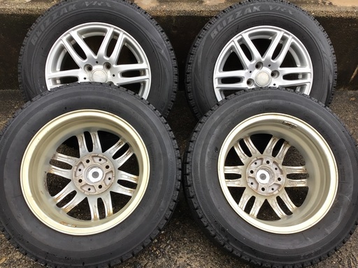 175/70R14のVRXｽﾀｯﾄﾞﾚｽ+ｱﾙﾐｾｯﾄです｡