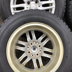 175/70R14のVRXｽﾀｯﾄﾞﾚｽ+ｱﾙﾐｾｯﾄです｡