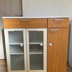 食器棚　キッチンボード　無料