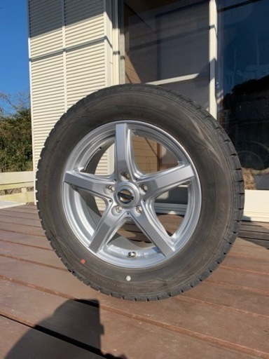 スタッドレスタイヤ（ダンロップ）ホイール付き４本