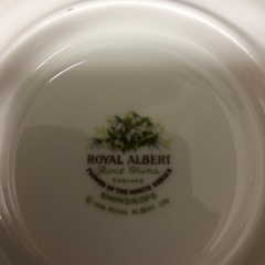 ROYAL ALBERTカップ&ソーサーの画像