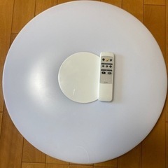 LEDシーリングライト1 ちょっとした割れあり