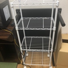 決まりました。移動シェルフ