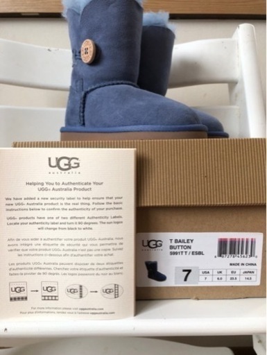 （試着のみ）UGG ブーツ　キッズ　サイズ7    14.5cm ブルー