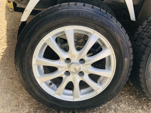 スタッドレスタイヤ　トヨタアクアなど　175/65R15 ダンロップ