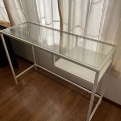 IKEA ガラスデスク