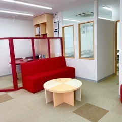 ※急募※【冬休み短期アルバイト】学習塾講師アシスタント／時給1,200円／12月25日～1月8日までの期間限定（12/31～1/4はお休み）／勤務日や勤務時間は相談可能（11時～20時の間で1コマ90分からOK）／【自立学習RED】冬期講習中の生徒の学習を見守り質問や相談に対応していただくお仕事です／高校生OK！／帰省中の学生さんもOK！の画像