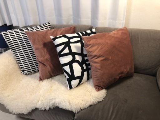 LOWYAベルベットソファ IKEAスキンラグ クッションセット