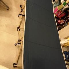 キャンプコット　折りたたみベッド　ほぼ未使用