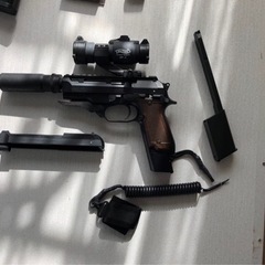 ハンドガンセット　M93R   ハイキャパ5.1 ホルスター付き！！